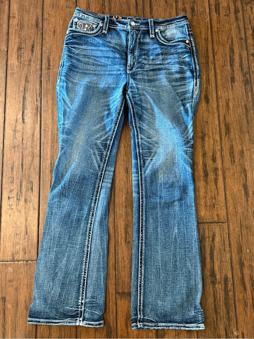 Rock Revival Zokia Curvy Highrise Boot Jeans Size 33 NWOT Never Worn Embellished